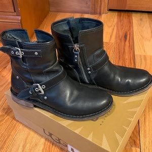 UGG W Fabrizia Leather Booties size 6 black motorcycle look with silver hardware